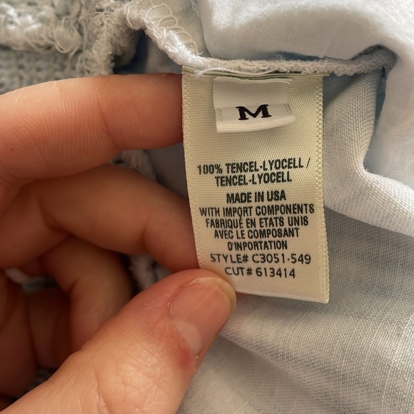 Cloth and Stone size M like new condition - Picture 3 of 3